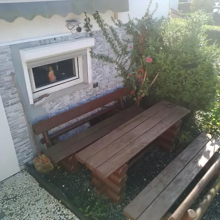 Sleeps 6 With Whirlpool