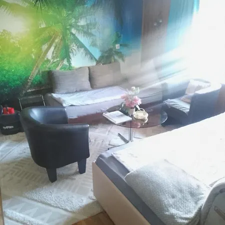 Sleeps 6 With Whirlpool Lägenhet Olsberg
