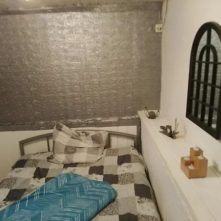 Sleeps 6 With Whirlpool Lägenhet